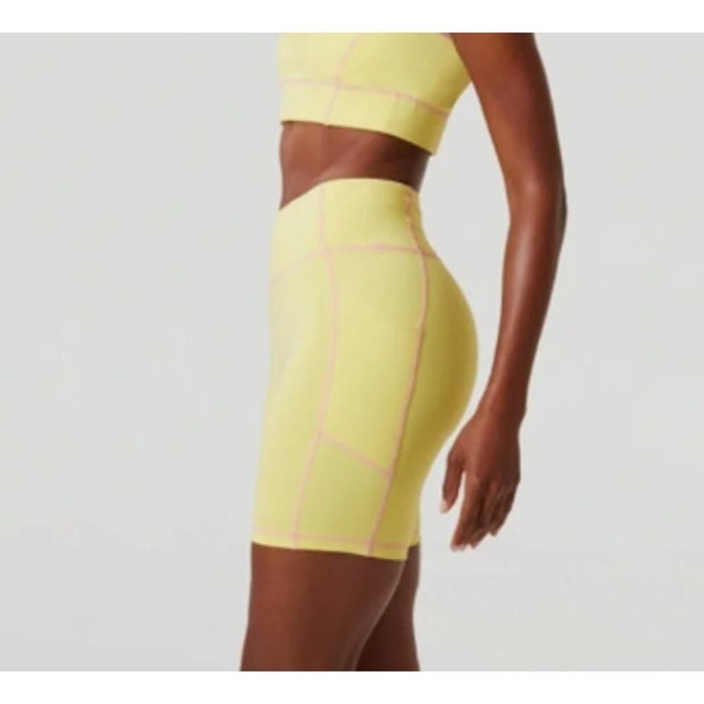 Tuckernuck Sundaze Compression Bike Shorts Medium NWT Yellow Yoga Athletic Wear - Picture 2 of 10